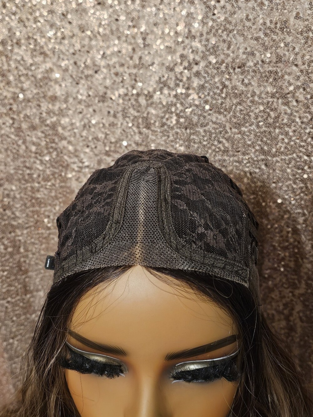 Wig - Picture 4 of 6